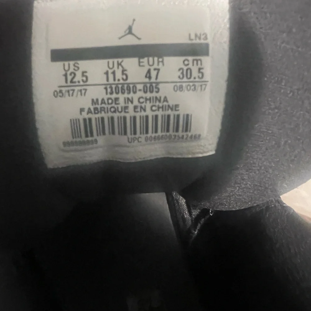 Jordan Black and Gray Athletic Shoes Retro 12 Dark Grey Authentic - Picture 3 of 9